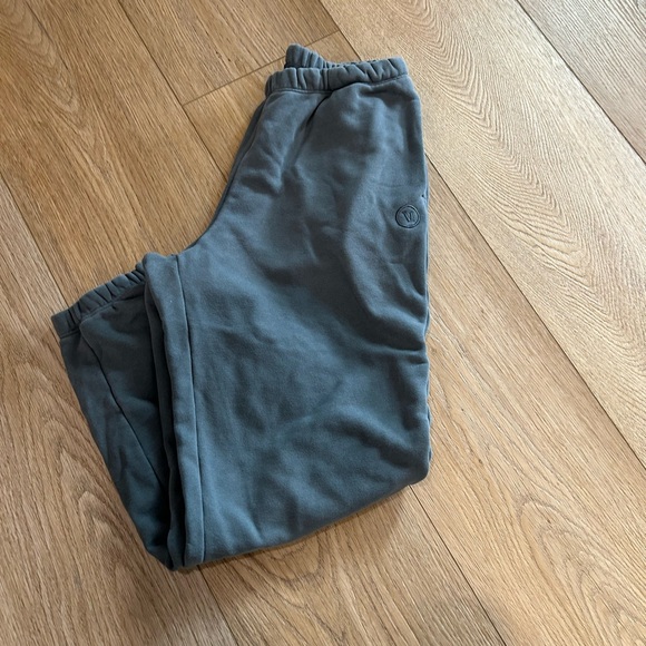 Vuori Gray Hoodie - Picture 3 of 3